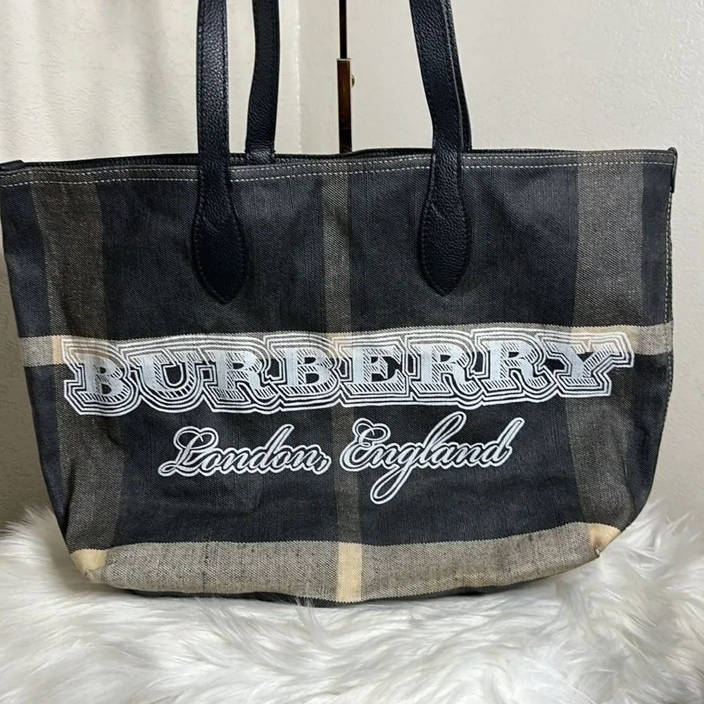 💯 Authentic Burberry Doodle Tote🍀